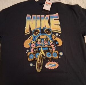 Nike Black T-Shirt with Vibrant Graphic Sounds From The Sole Size Large NWT